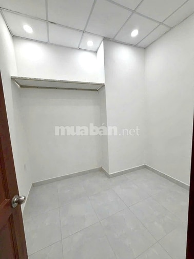 Cần cho thuê căn nhà hẻm Đào Duy Anh, gần Coopmart. Giá: 15tr/tháng