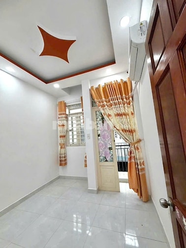 Cần cho thuê căn nhà hẻm Đào Duy Anh, gần Coopmart. Giá: 15tr/tháng