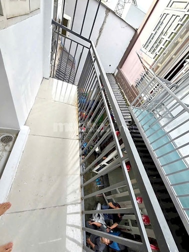 Cần cho thuê căn nhà hẻm Đào Duy Anh, gần Coopmart. Giá: 15tr/tháng