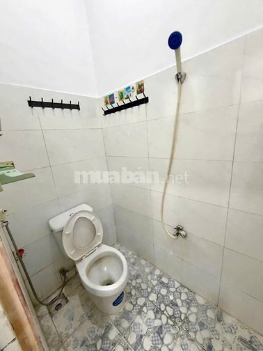 Cần cho thuê căn nhà hẻm Đào Duy Anh, gần Coopmart. Giá: 15tr/tháng