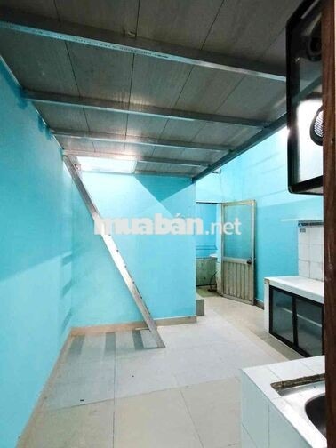 PHÒNG TRỌ GIÁ RẺ CÓ GÁC sân sau phơi đồ, sẵn máy lạnh, bếp gần cầu NTP