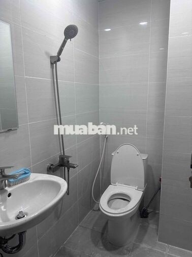 Cho thuê nhà nguyên căn mặt tiền đường Phạm hùng 3 lầu