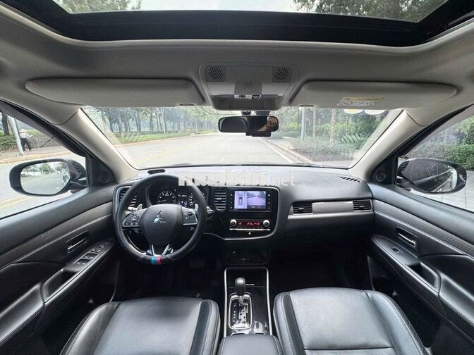 Mitsubishi Outlander 2021 Premium 2.0 93711km