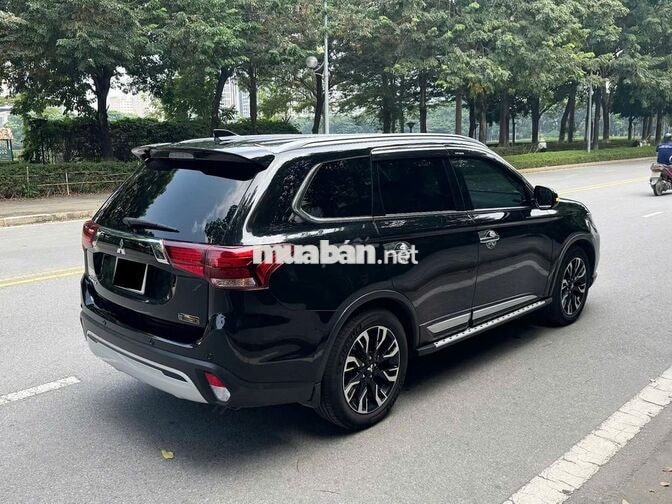 Mitsubishi Outlander 2021 Premium 2.0 93711km