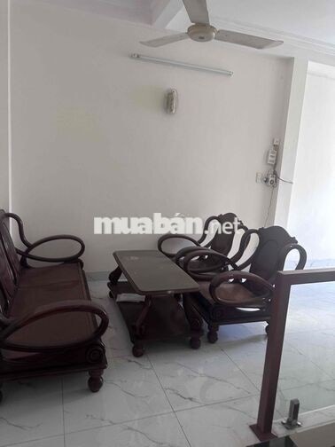 Cho thuê nhà nguyên căn mặt tiền đường Phạm hùng 3 lầu