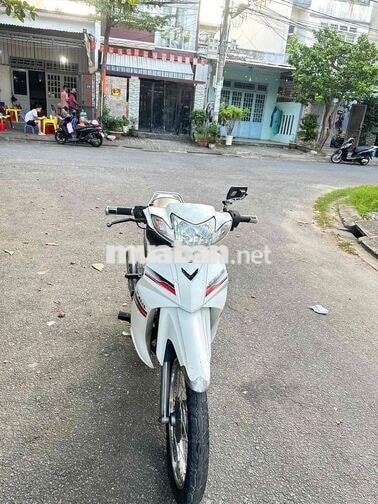 Yamaha Sirius 2016 màu trắng