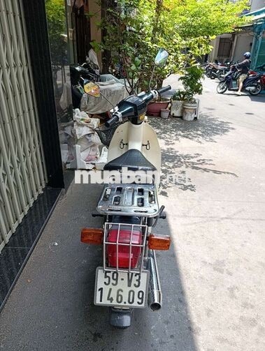 Honda Super Cub màu xanh đen