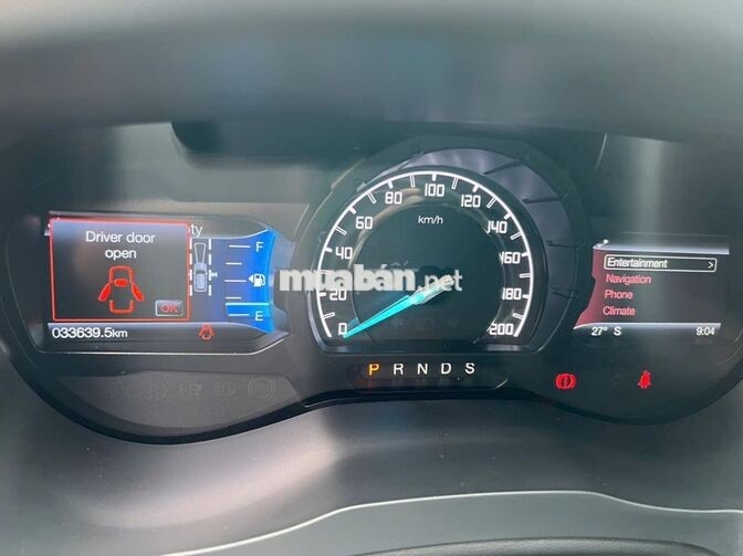 Ford Everest 2021 Titanium Trắng, 2 cầu, 820tr
