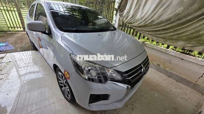 Mitsubishi Attrage 2021 trắng 5 chỗ