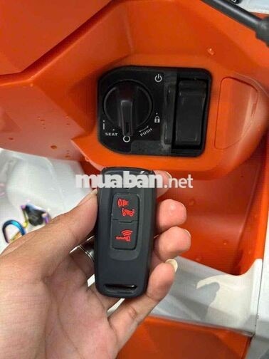 Honda Vario 150 Trắng Cam, siêu đẹp biển thành phố