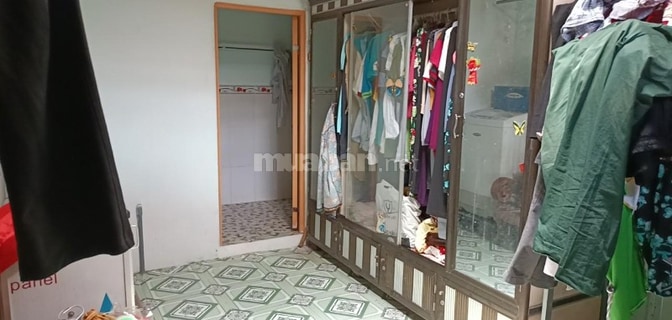 Cho thuê nhà C4 đối diện chợ Tân Hưng, 7x23m, Sân, PK, 3 PN, ...4tr