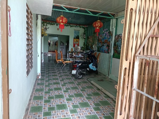 Cho thuê nhà C4 đối diện chợ Tân Hưng, 7x23m, Sân, PK, 3 PN, ...4tr