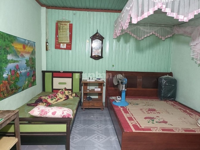 Cho thuê nhà C4 đối diện chợ Tân Hưng, 7x23m, Sân, PK, 3 PN, ...4tr