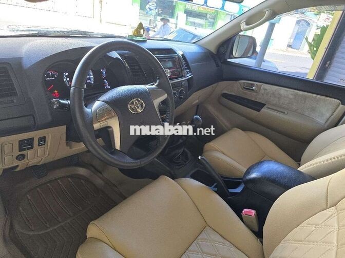Toyota Fortuner 2016 Bạc 7 chỗ 134.555 km