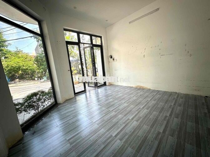 Cho thuê mặt bằng góc 2 mặt tiền vừa ở vừa kinh doanh khu Mỹ An gần Lê