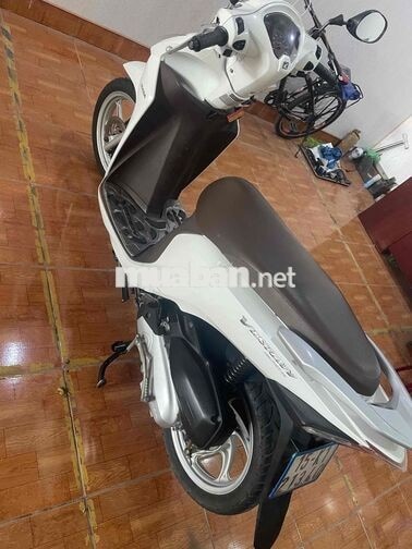 Honda Vision 2015 màu trắng