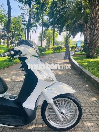 Piaggio Beverly 125ie màu Trắng