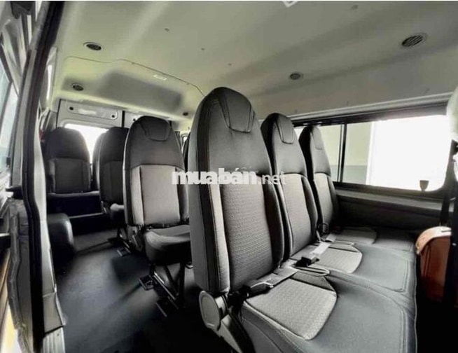 Ford Transit 16 chỗ Dầu Số sàn Đen