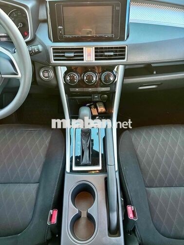 Mitsubishi Xpander 2026 AT . Đi 2,5 vạn . Trắng