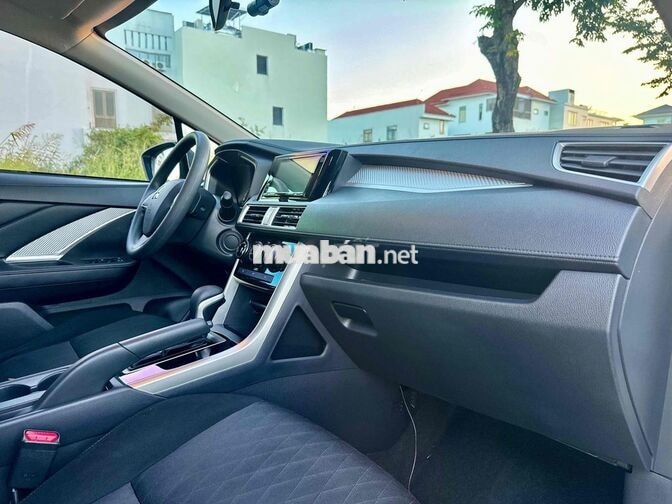 Mitsubishi Xpander 2026 AT . Đi 2,5 vạn . Trắng