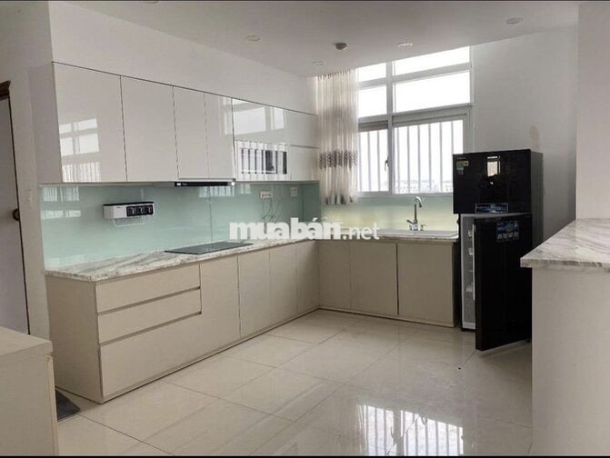 Cần cho thuê Duplex Tản Đà Court 190m2 4pn 3wc Căn góc