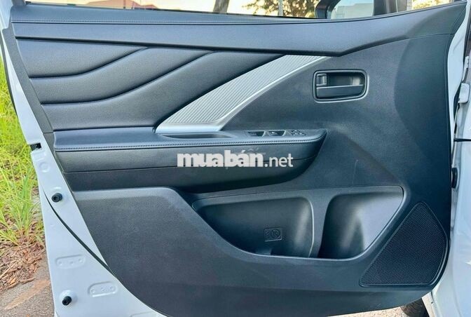 Mitsubishi Xpander 2026 AT . Đi 2,5 vạn . Trắng