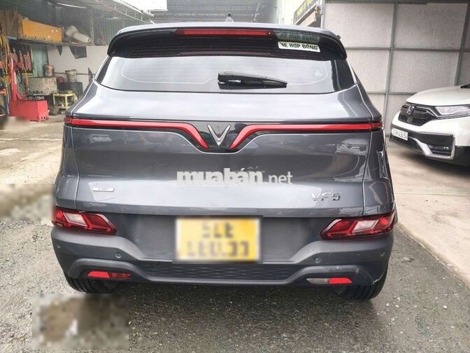 Xe điện VinFast VF 5 2024 xám 13.500 km
