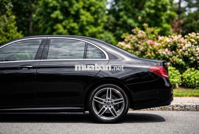 E300 AMG  2017 màu đen công ty 1 chủ siêu đẹp