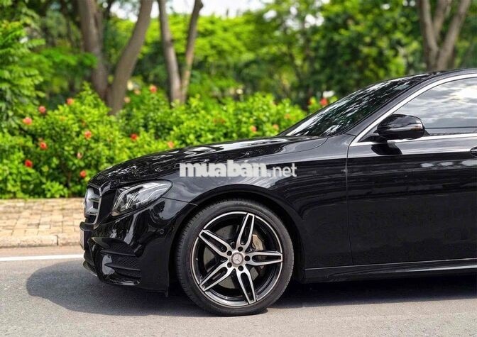 E300 AMG  2017 màu đen công ty 1 chủ siêu đẹp