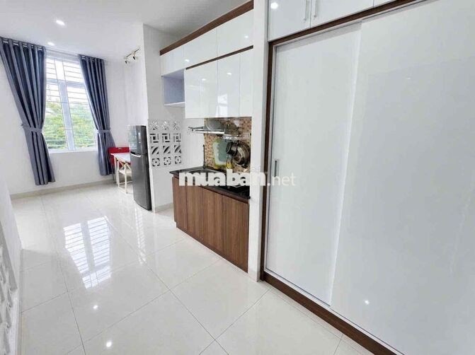 CHO THUÊ CĂN HỘ MỚI XÂY 35m2  CÓ BAN CÔNG  - FULL NỘI THẤT ĐẸP - PHÍA