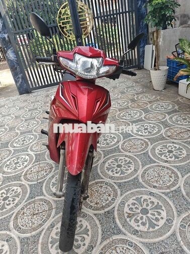 Honda Blade màu đỏ