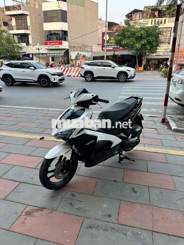 Honda Air Blade 2020 Trắng đen khoá khiển