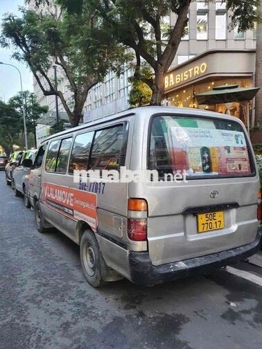 xe van Toyota Hiace 2002