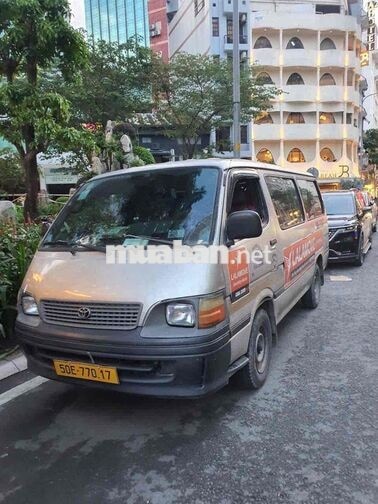 xe van Toyota Hiace 2002