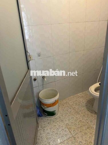 3tr nhà nguyên căn quốc lộ 50 4x9m2 . điện nước nhà nước