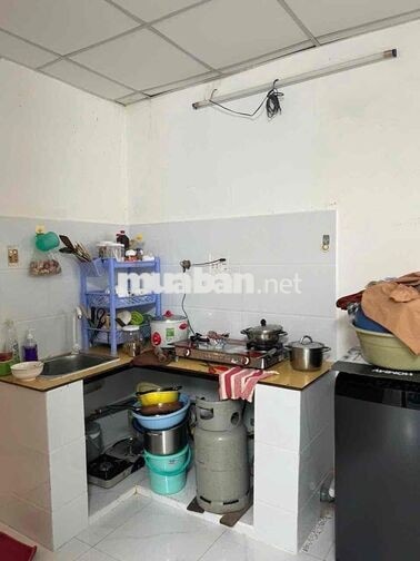 3tr nhà nguyên căn quốc lộ 50 4x9m2 . điện nước nhà nước