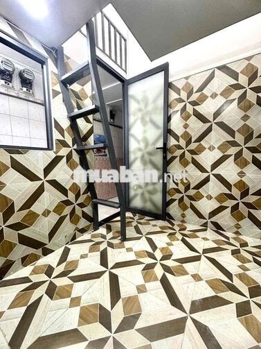 em pass phòng, để chuyển trọ gần chỗ làm hơn ạ