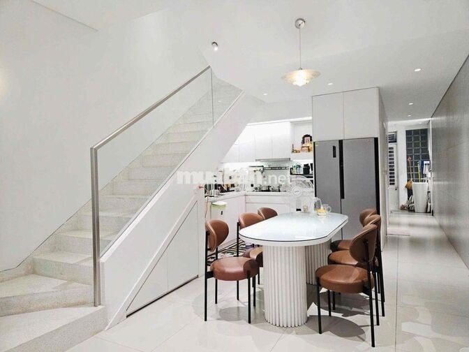 Cho thu.ê nhà 4 tầng kiệt oto #HẢI #HỒ - ( ngang 4,5m )