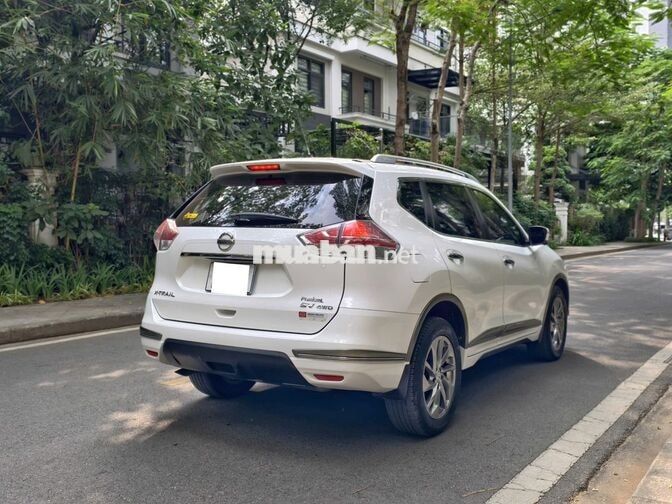 Nissan Xtrail 2.5 SV 2018, mới nhất VN.