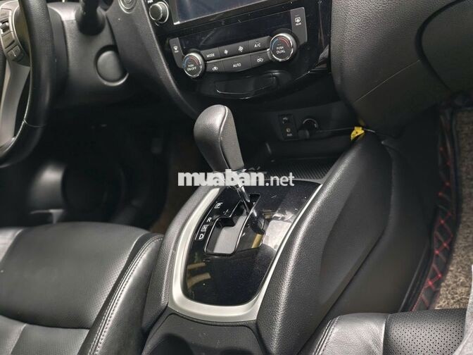 Nissan Xtrail 2.5 SV 2018, mới nhất VN.