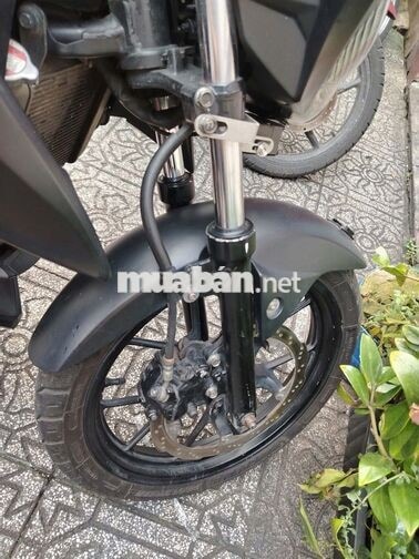 Suzuki GSX S150 2017 50.000 km màu đen