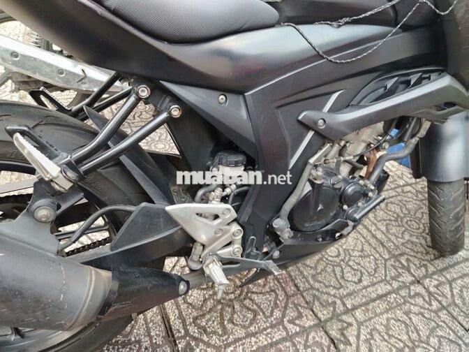 Suzuki GSX S150 2017 50.000 km màu đen
