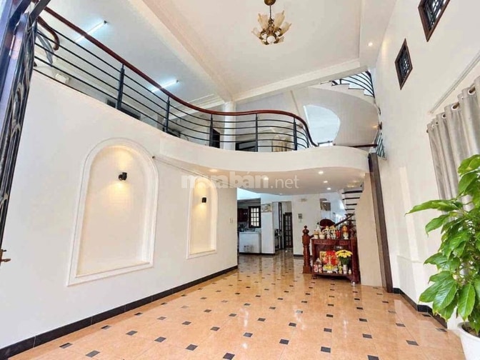 Cho thuê biệt thự góc 2mt khu tên lửa 10*20m 2 lầu 5pn