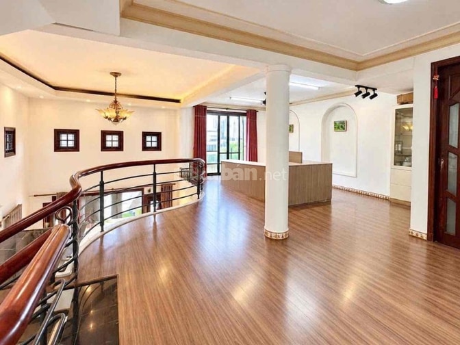 Cho thuê biệt thự góc 2mt khu tên lửa 10*20m 2 lầu 5pn