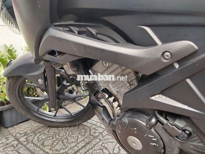 Suzuki GSX S150 2017 50.000 km màu đen