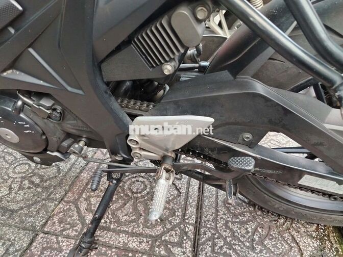 Suzuki GSX S150 2017 50.000 km màu đen