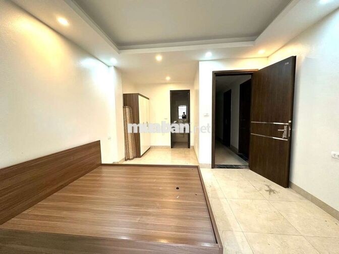 Khai trương CCMN 30m2, bếp tách riêng, ban công tại Mễ Trì Thượng