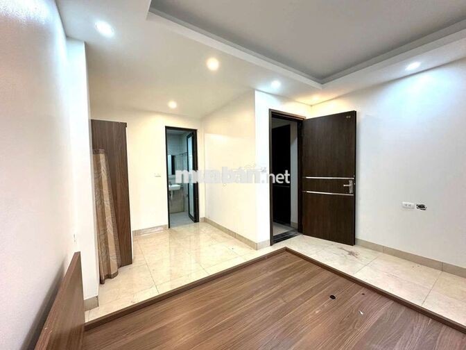 Khai trương CCMN 30m2, bếp tách riêng, ban công tại Mễ Trì Thượng