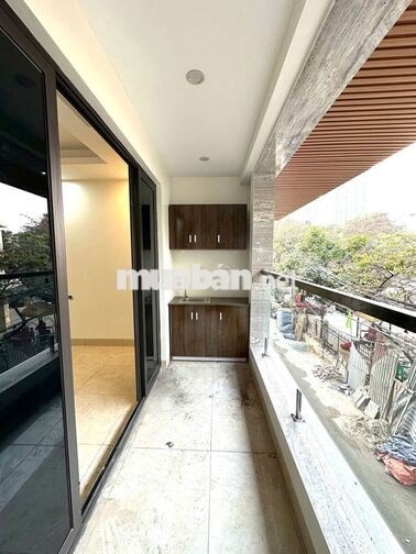 Khai trương CCMN 30m2, bếp tách riêng, ban công tại Mễ Trì Thượng