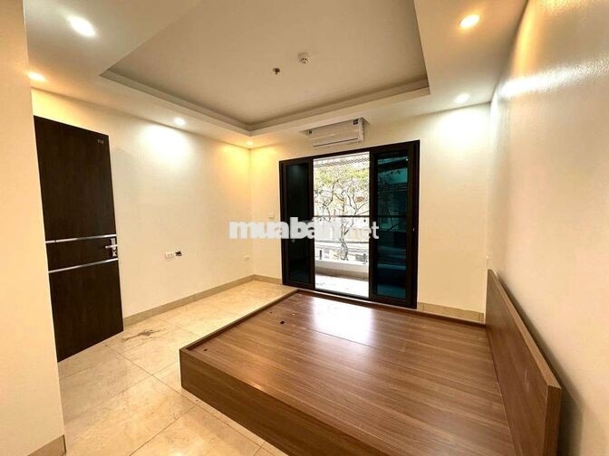 Khai trương CCMN 30m2, bếp tách riêng, ban công tại Mễ Trì Thượng